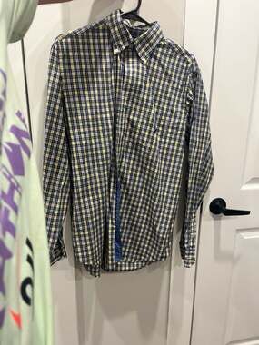 Nautica Men's Classic Fit Wrinkle Resistant Blue and Yellow Plaid Long Sleeve Bu